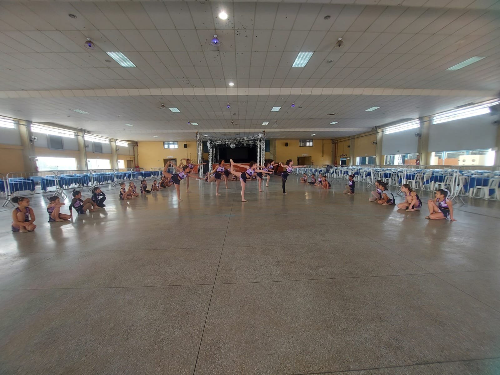 A Escolinha de Ginástica Rítmica do Sindicato realizou 08 10 um